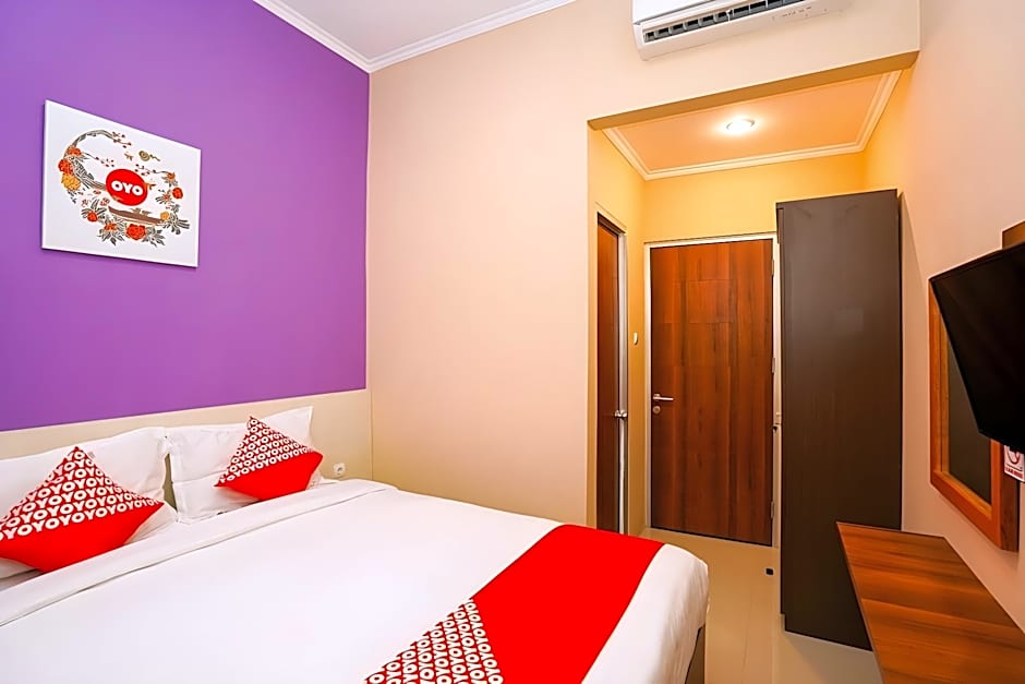 Hotel O Surabaya near Surabaya Town Square formerly Kupang Gunung Residence
