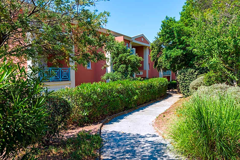 Lagrange Vacances Le Domaine des Grands Pins