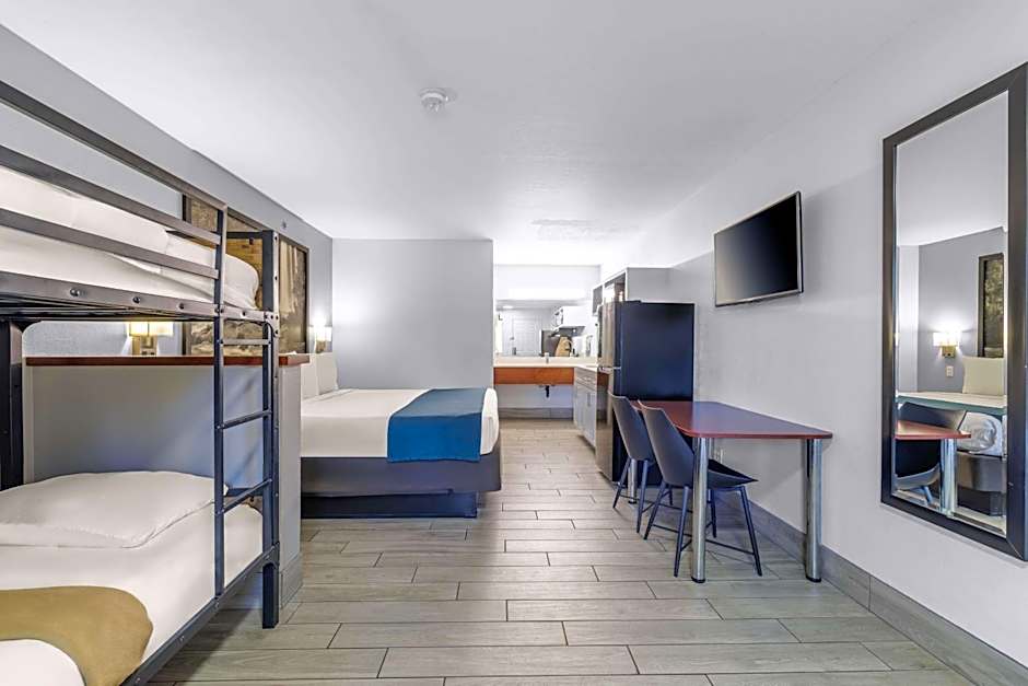 Studio 6 Flagstaff AZ