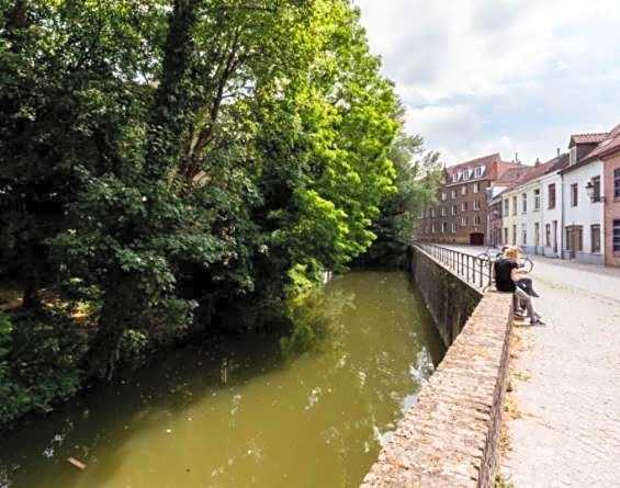 Hotel Entree - View of Canal Bruges