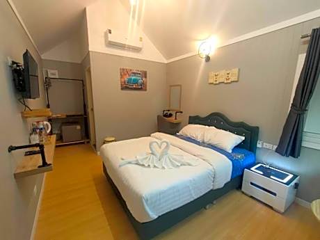Standard Queen Room