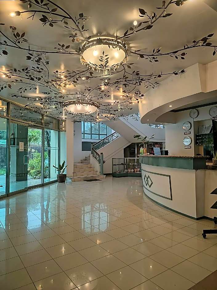 Royal Am Rei Hotel by RedDoorz