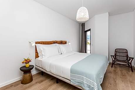 Superior Three-Bedroom Apartment