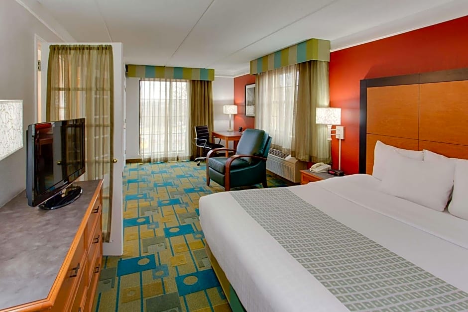 La Quinta Inn by Wyndham Pittsburgh Airport