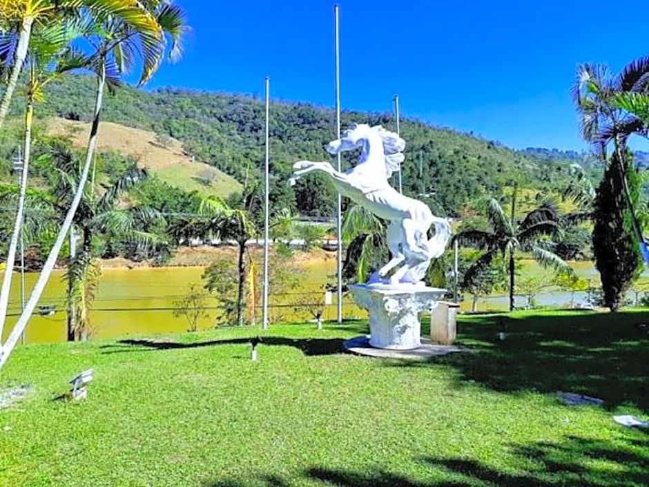 Flat Cavalinho Branco - Ap 516