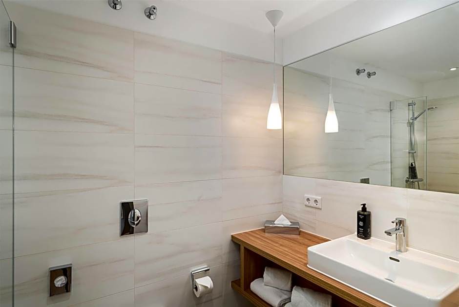 elaya hotel regensburg city center, Trademark by Wyndham