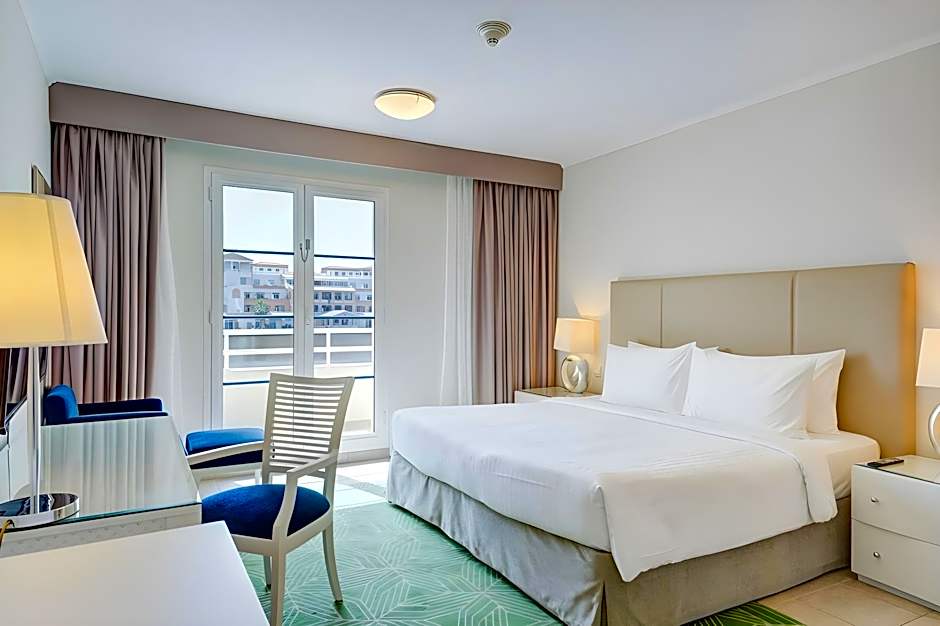 Millennium Lakeview Hotel