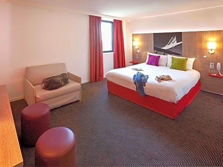 Standard Room with 1 double bed and 1 sofa