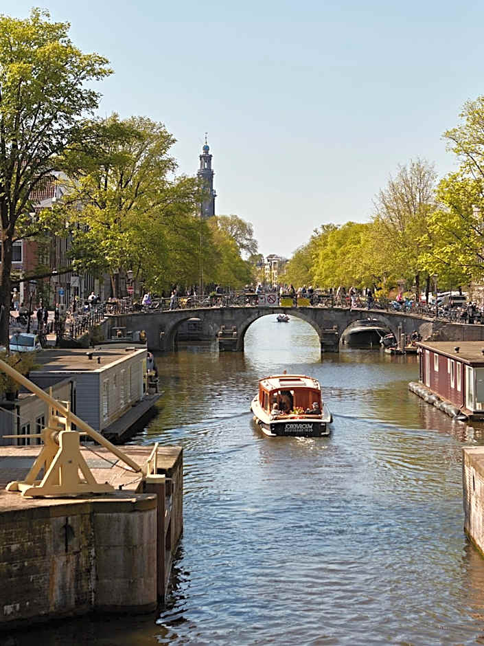 YAYS Amsterdam Prince Island by Numa