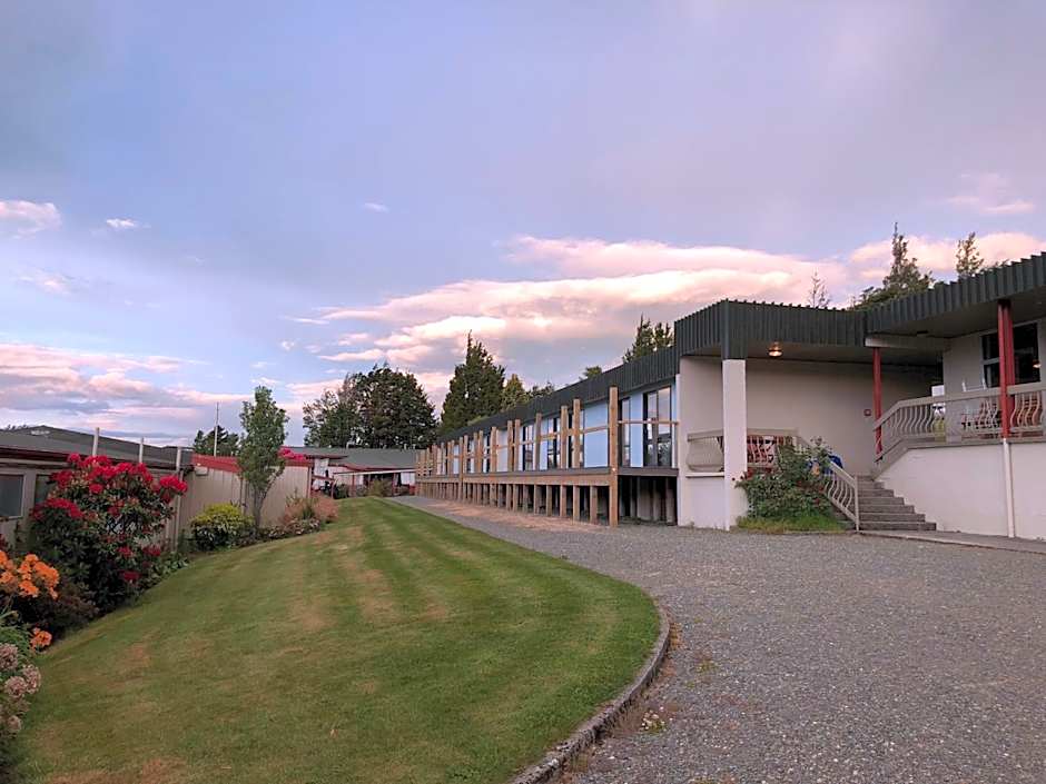 Manapouri Lakeview Motor Inn