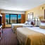 Ramada Hotel & Convention Center by Wyndham Topeka Downtown