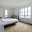 Spacious 2 Bedroom 2 Bathroom Unit Great Location