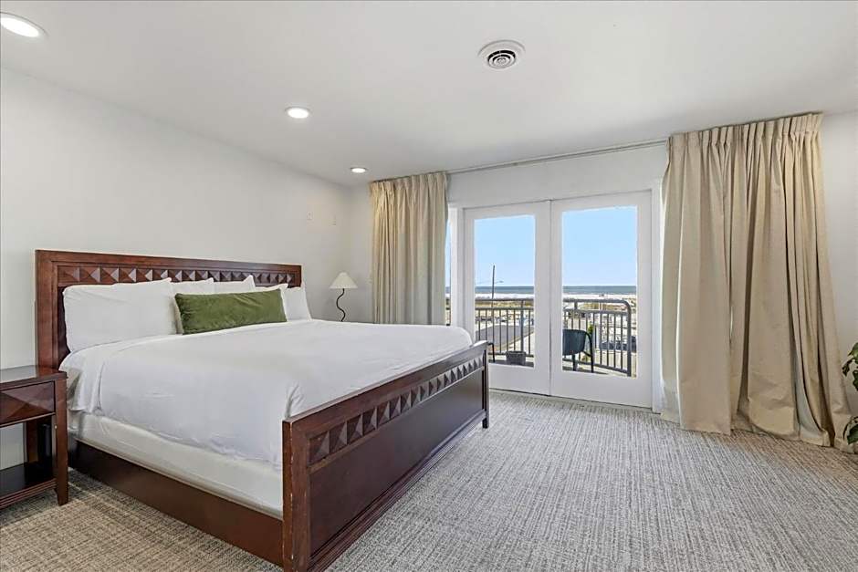 Photo 1 of 17 of Penthouse 3 Bedroom Apartment