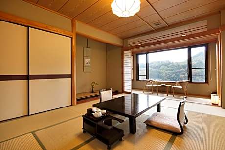 Japanese-Style Twin Room with Shared Bathroom - Non-Smoking