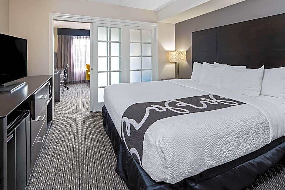 La Quinta Inn & Suites by Wyndham Anaheim Disneyland