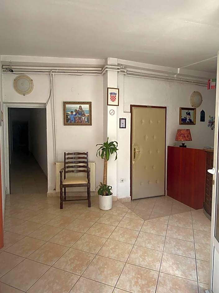 Villa Salyna