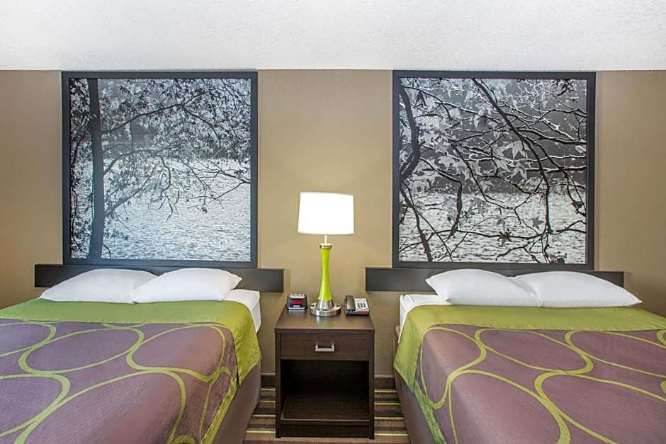 Super 8 by Wyndham Brookings