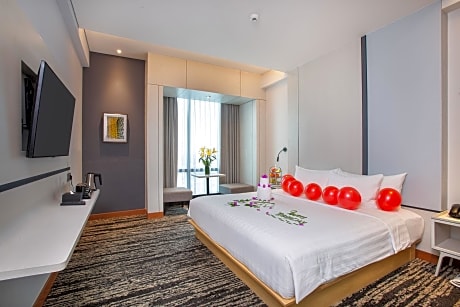 Deluxe Double or Twin Room with City View