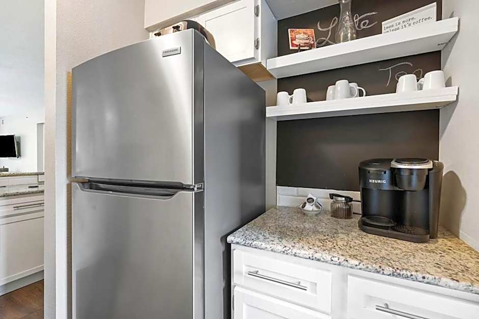 Ozark Mountain Retreat, Family Condo with Resort Amenities