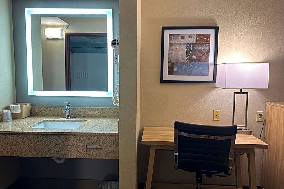 Super 8 by Wyndham Mars/Cranberry/Pittsburgh Area