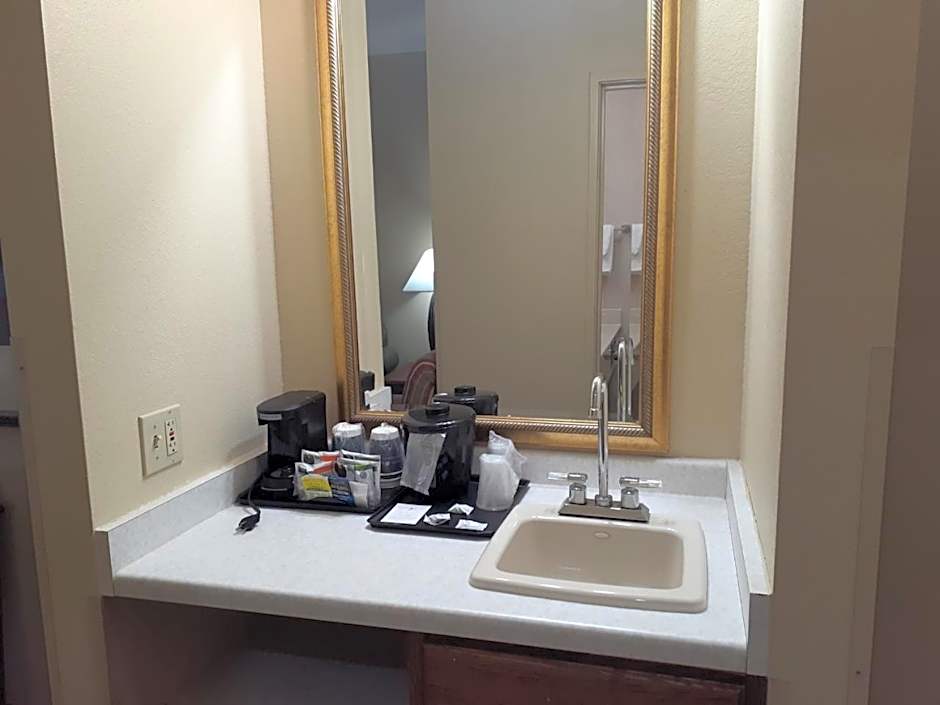 Country Inn & Suites by Radisson, Freeport, IL