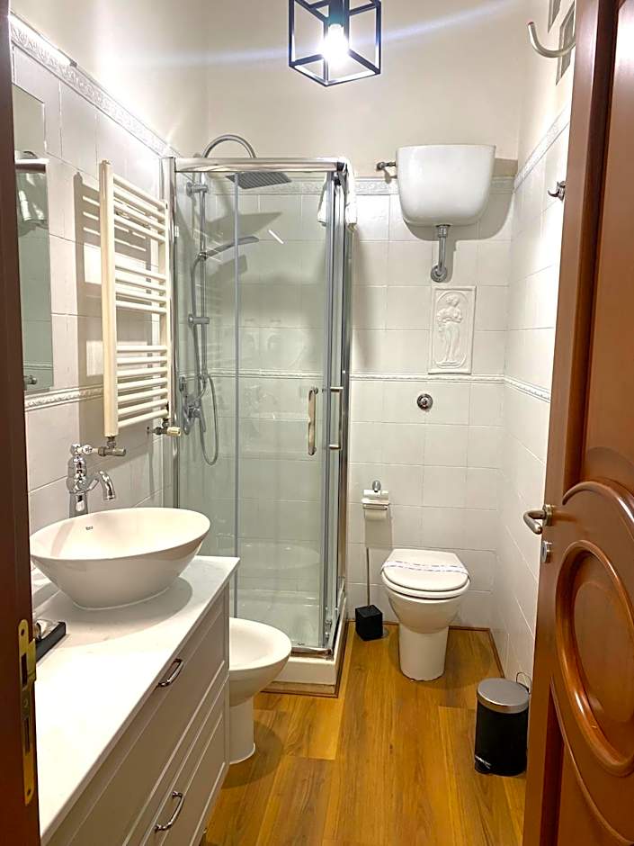 MILUAR - centro storico - lungo la via della Musica