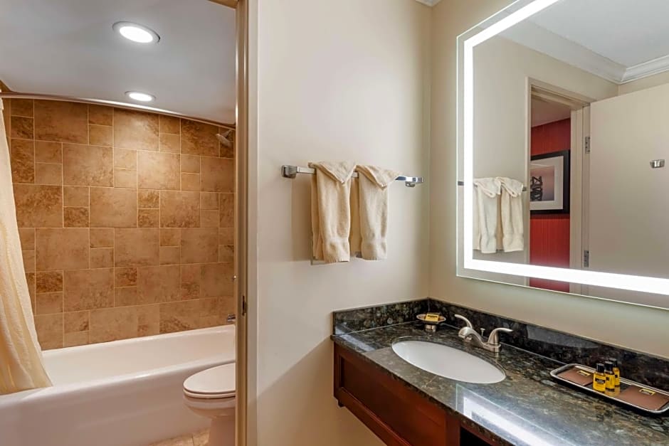 Best Western Plus White Bear Country Inn