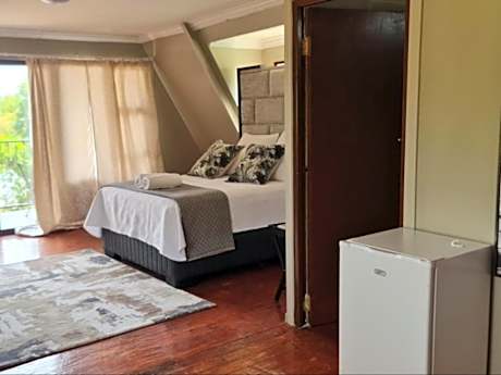 Luxury Queen Room