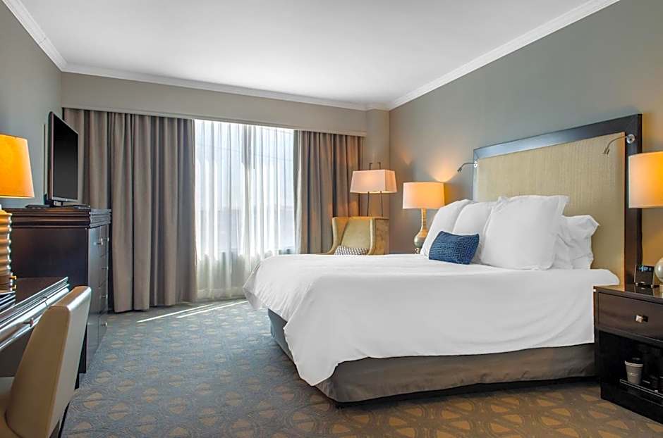 THE RIVERFRONT HOTEL NEW ORLEANS