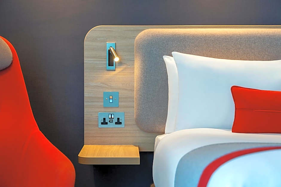 Holiday Inn Express Southampton - M27 J7 By IHG