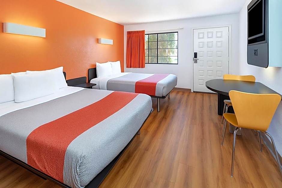 Motel 6-Thousand Oaks, CA