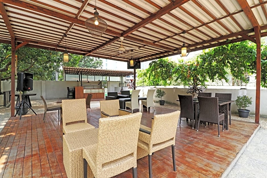 Pejaten Valley Residence by ZUZU