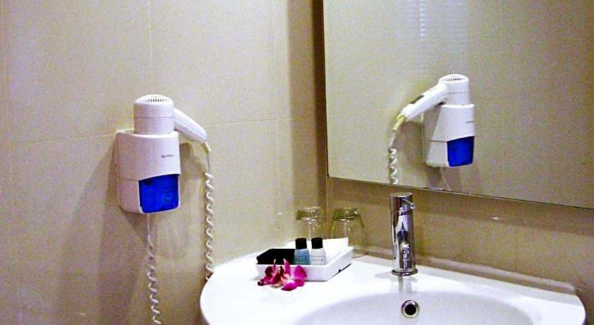 Iyarin@tuk Chang Ratchayothin Hotel