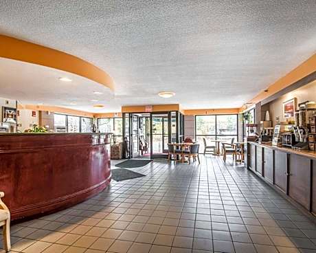 Econo Lodge Near Plymouth State University