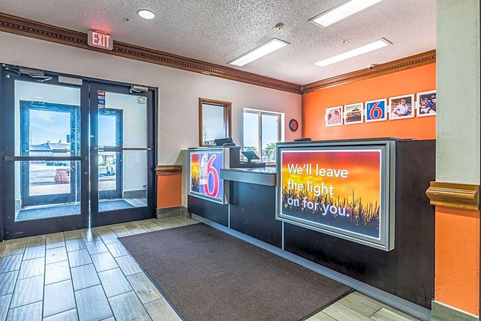 Motel 6-Indianapolis, IN - Southport