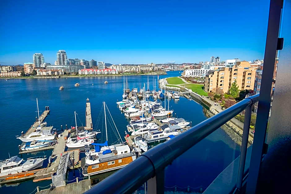 Coast Victoria Hotel & Marina by APA