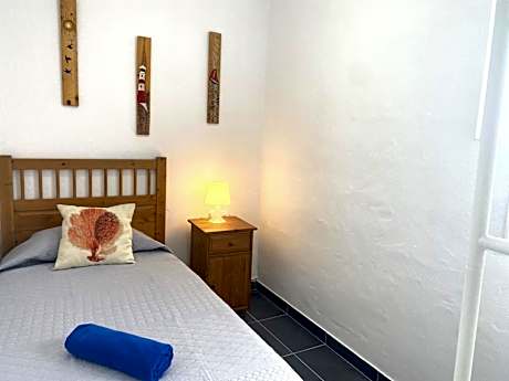 Standard Single Room with Shared Bathroom