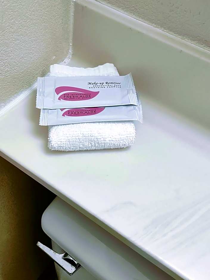 Ramada by Wyndham Albert Lea