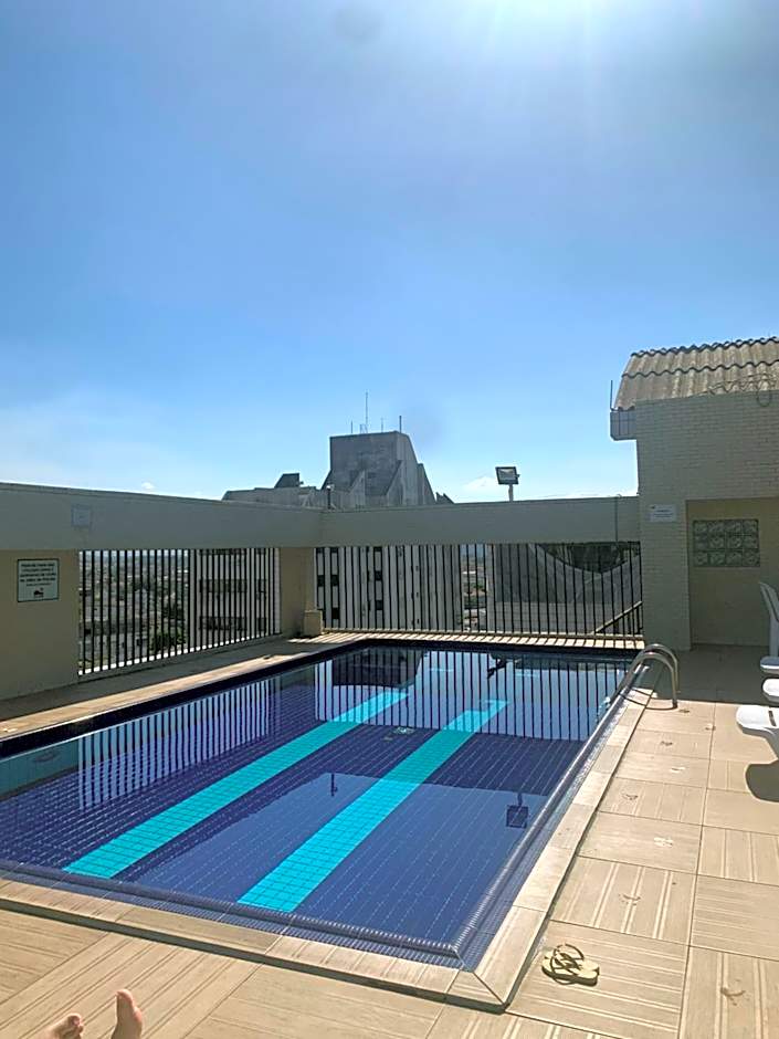 Flat -Hidromassagem privativa e Piscina a 500 mts da praia