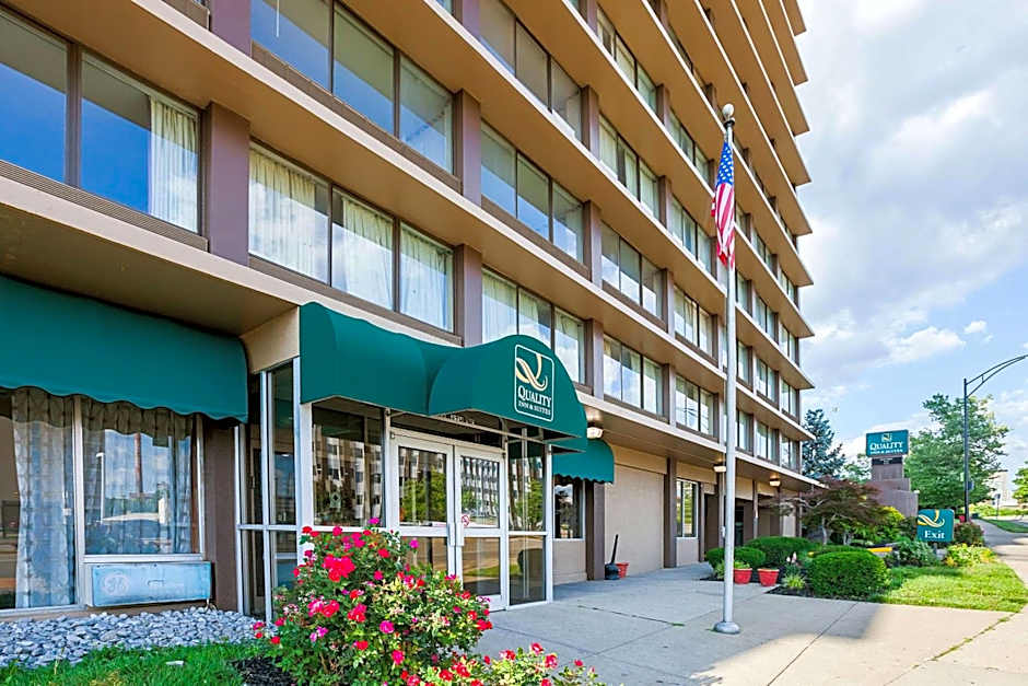 Quality Inn & Suites Cincinnati Downtown Area