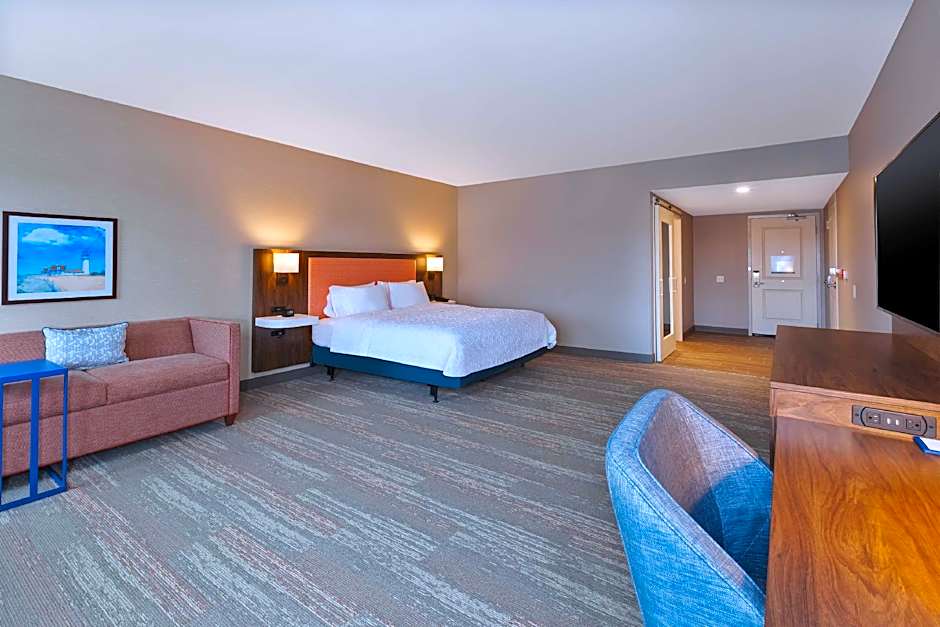 Photo 1 of 4 of 1 King Bed with Sofabed, Hearing/Mobility Accessible, Bathtub