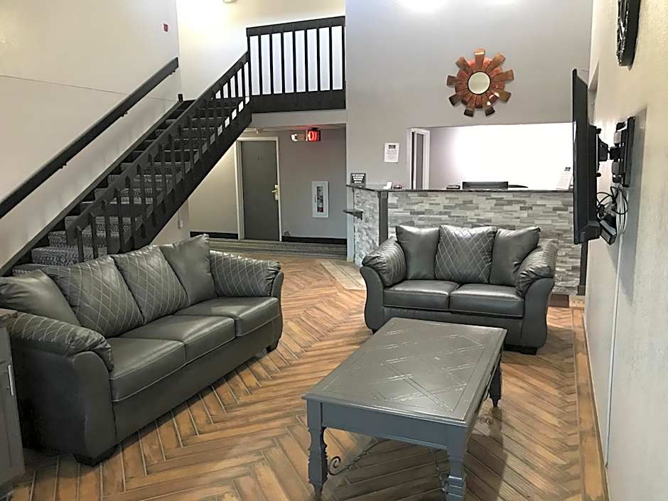 HomeTown Inn