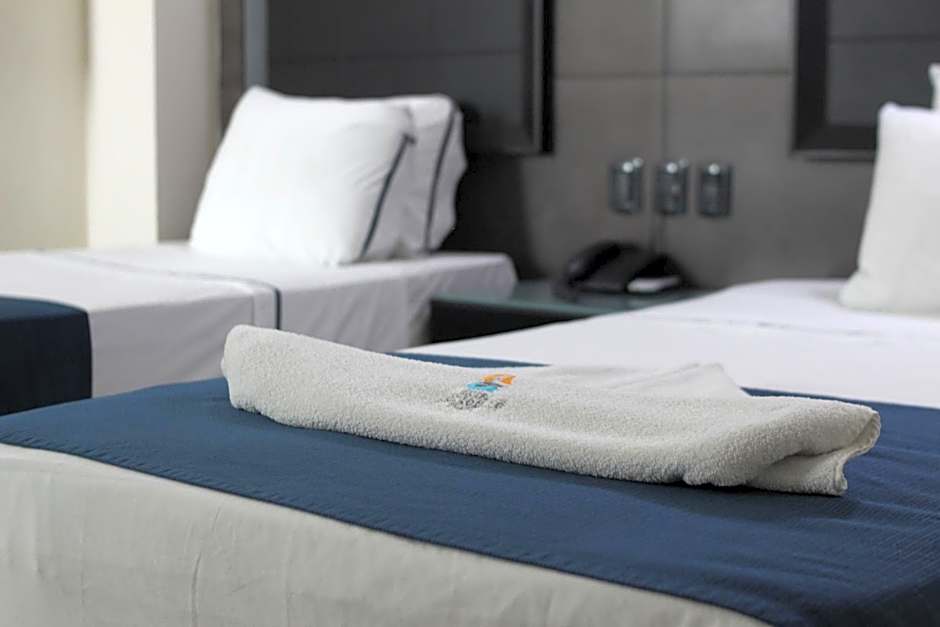 Hotel Portonovo Plaza Malecon