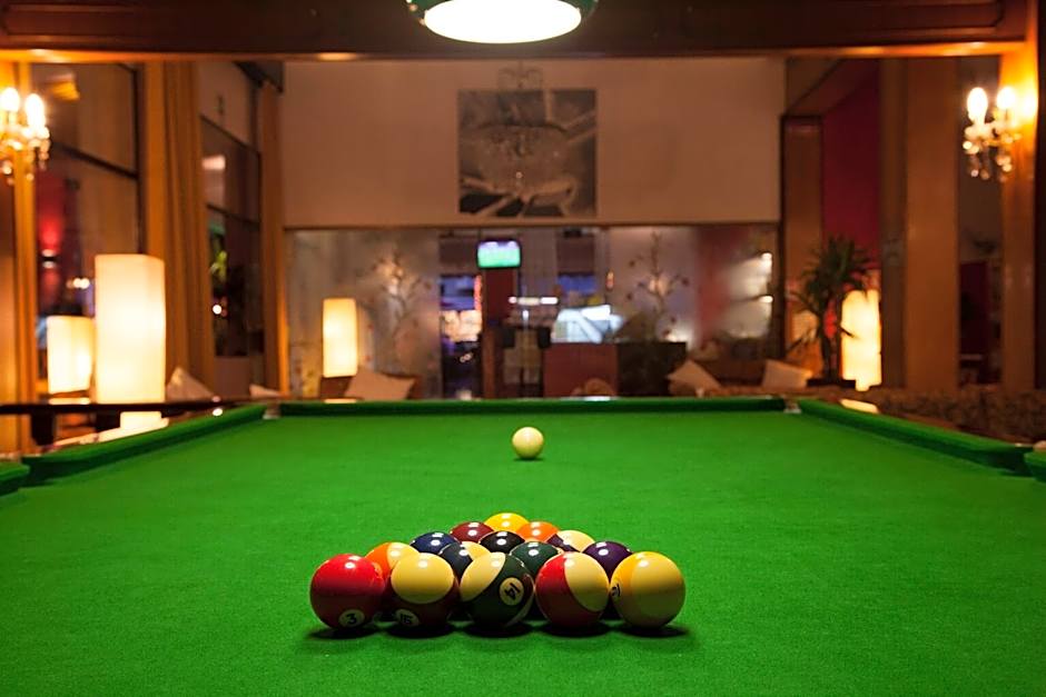 Hotel AMALFI & Restaurant Karaoke Bar