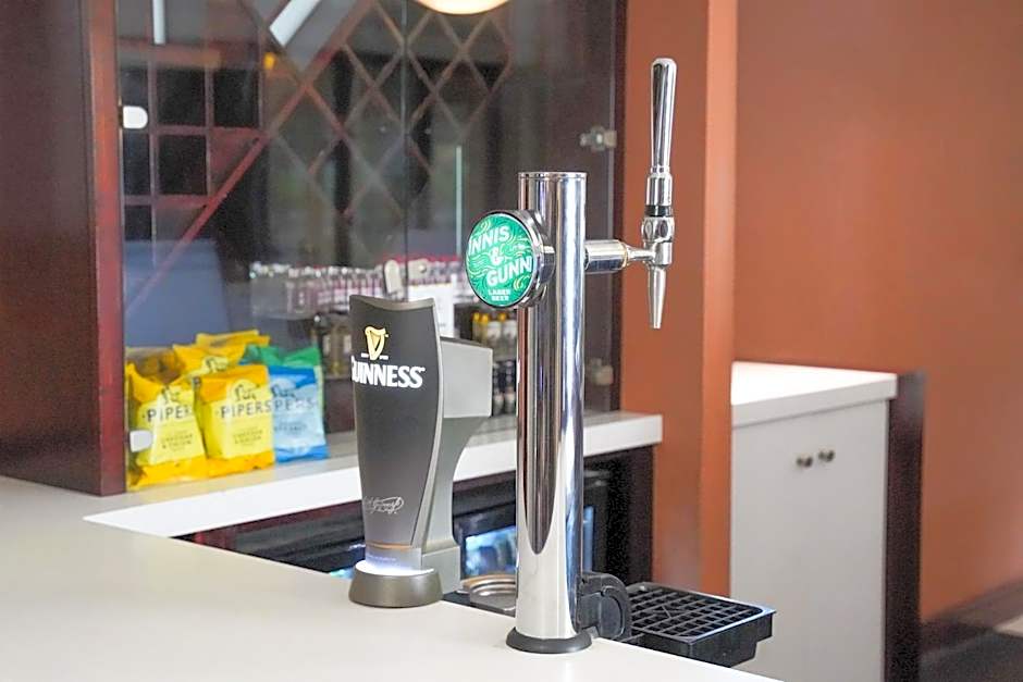 Holiday Inn Express Glenrothes By IHG