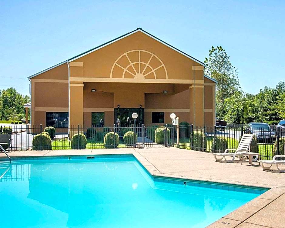 Econo Lodge Inn & Suites Centerville