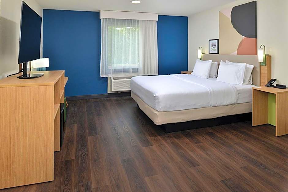 Spark by Hilton Dallas Market Center