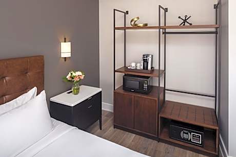 Watt King Room