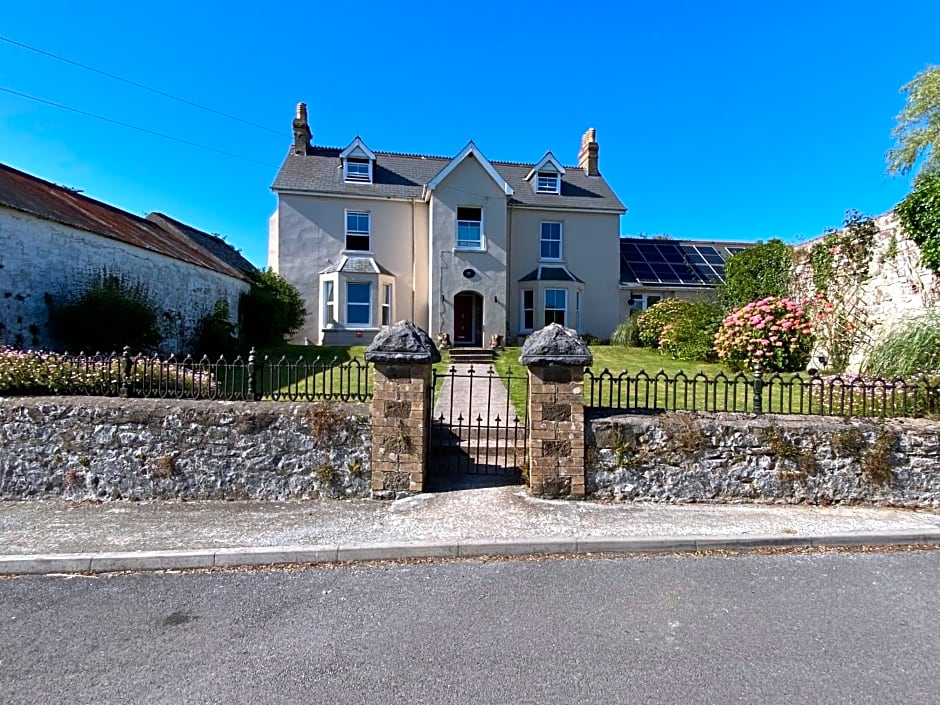 East Llanteg Guest House