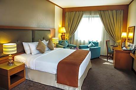 Deluxe Double - King